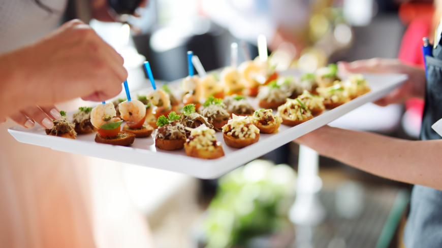 Fyra fantastiskt festliga fingerfoods – till mingelfesten!